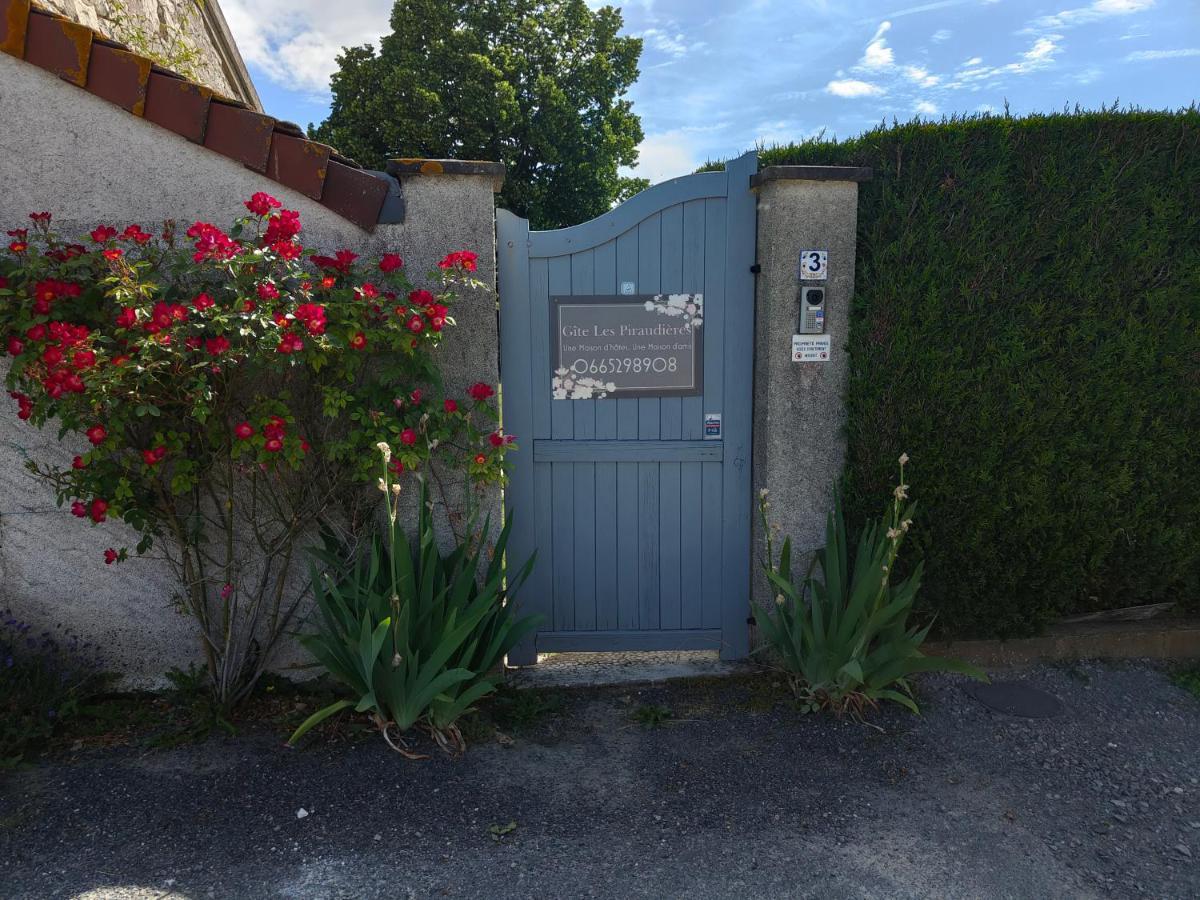 Gite Les Piraudieres Noyant-de-Touraine ภายนอก รูปภาพ