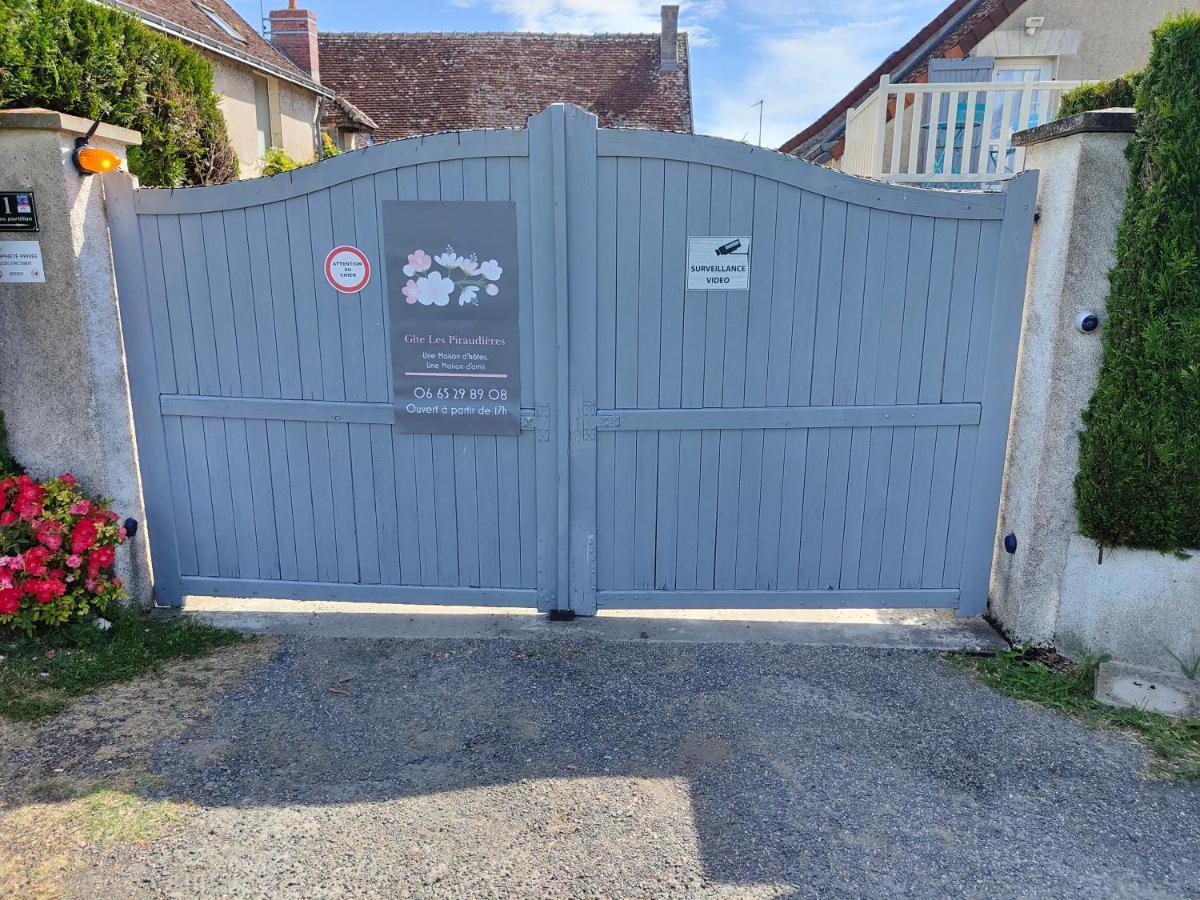 Gite Les Piraudieres Noyant-de-Touraine ภายนอก รูปภาพ